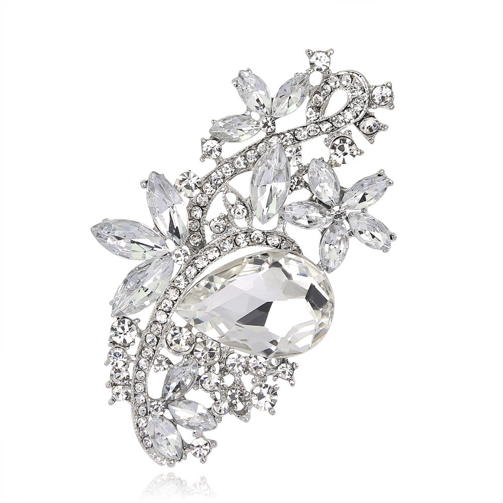 Women’s Rhinestone Brooch Collection | بروشات نسائية مرصعة بتصاميم أنيقة