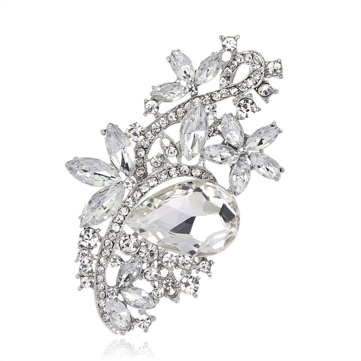 Women’s Rhinestone Brooch Collection | بروشات نسائية مرصعة بتصاميم أنيقة