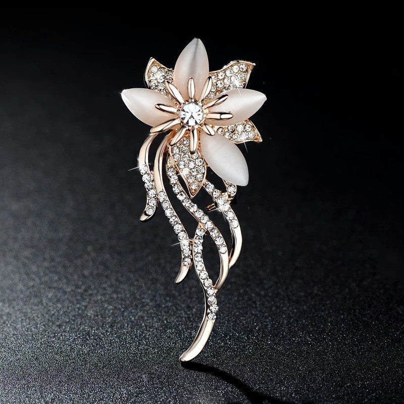 Women’s Crystal Bowknot Brooch Collection | بروش نسائي كريستال بتصميم فيونكة