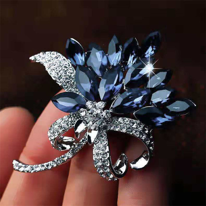 Women’s Crystal Bowknot Brooch Collection | بروش نسائي كريستال بتصميم فيونكة