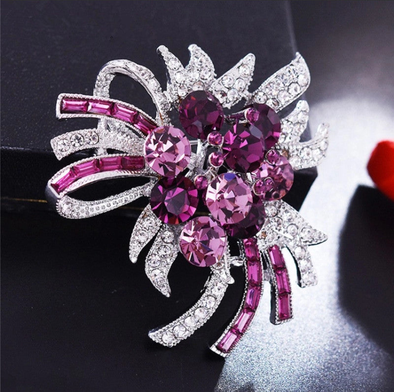 Women’s Crystal Bowknot Brooch Collection | بروش نسائي كريستال بتصميم فيونكة