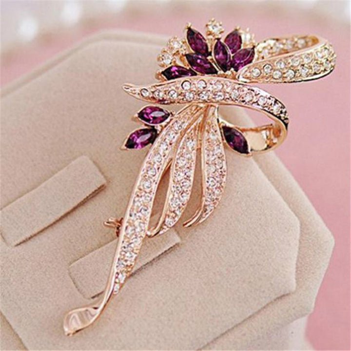 Women’s Crystal Bowknot Brooch Collection | بروش نسائي كريستال بتصميم فيونكة