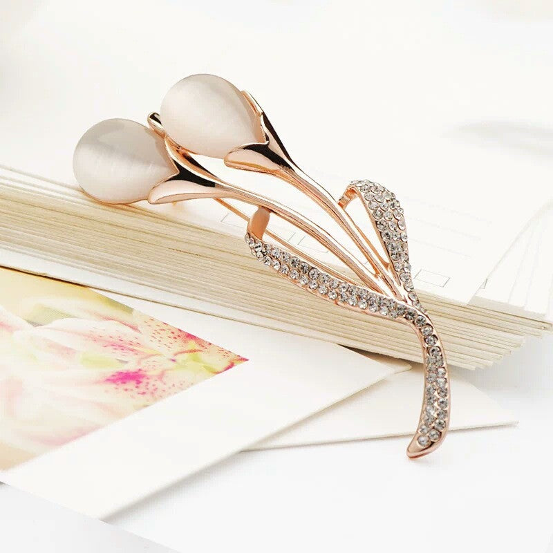Women’s Crystal Bowknot Brooch Collection | بروش نسائي كريستال بتصميم فيونكة
