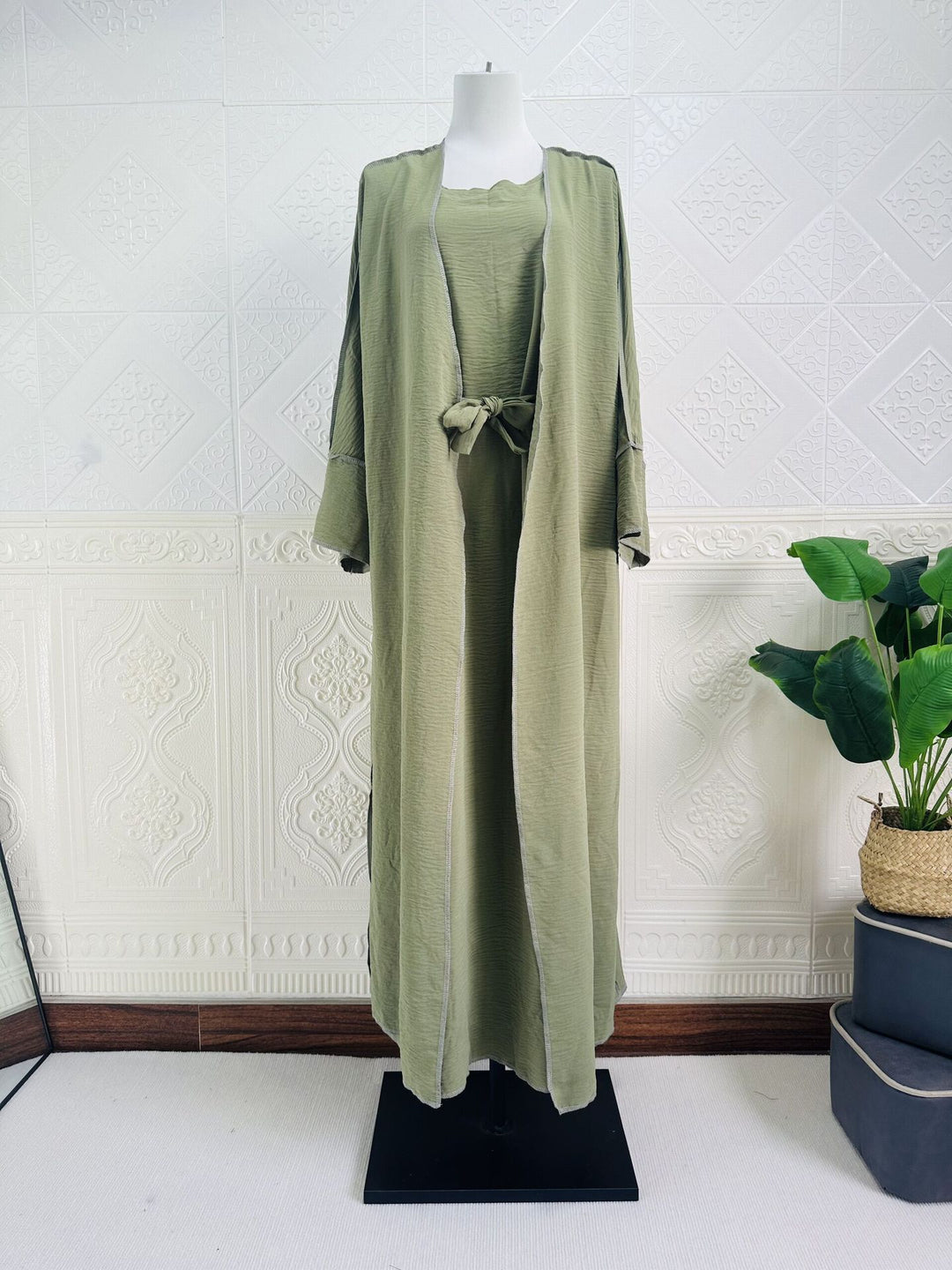 The Majestic Contrast Abaya Set