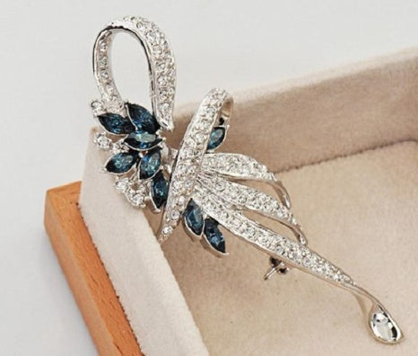 Women’s Crystal Flower Brooch | بروش نسائي كريستال بتصميم زهرة