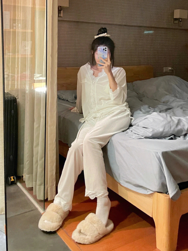 Women’s Lace Loungewear Set | Elegant Lightweight Style