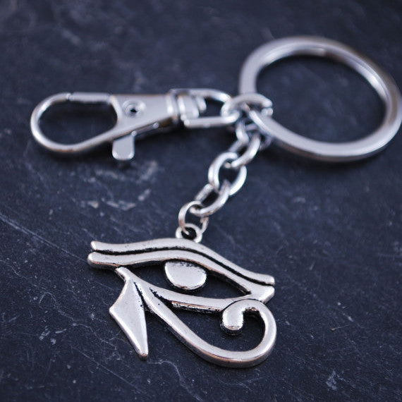 Women’s Eye of Horus Charm Keychain & Necklace | ميدالية وقلادة نسائية بتصميم عين حورس