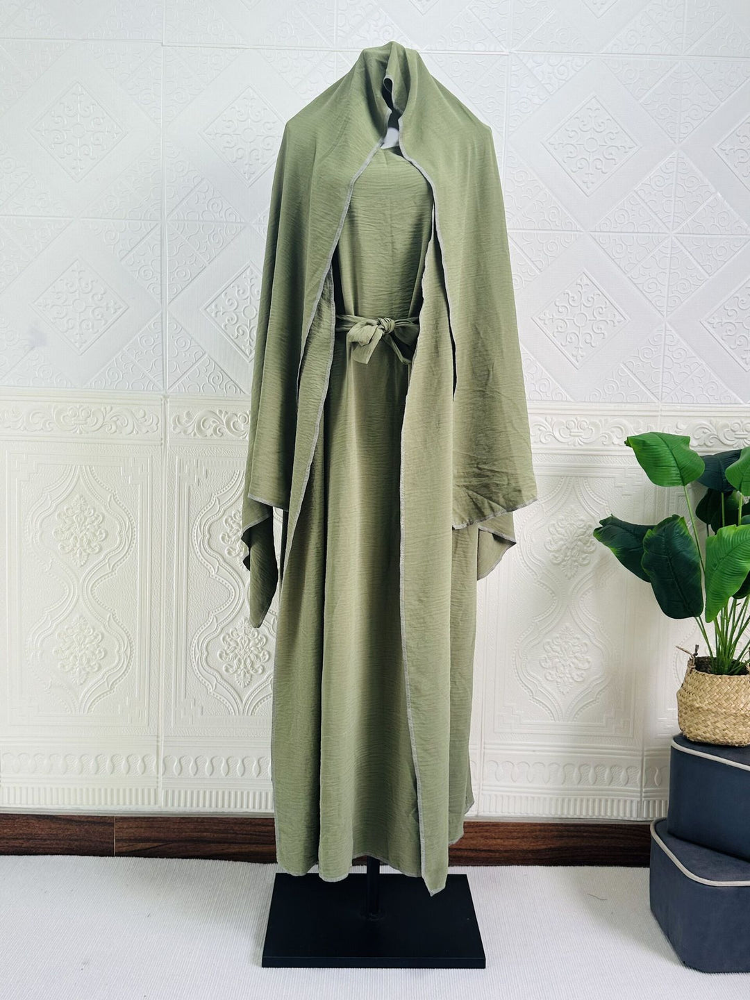 The Majestic Contrast Abaya Set