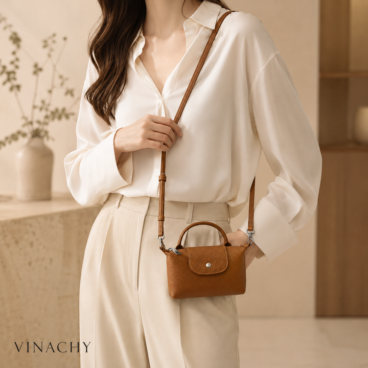 Women’s Mini Leather Crossbody Bag | حقيبة نسائية صغيرة من الجلد بتصميم كروس بودي