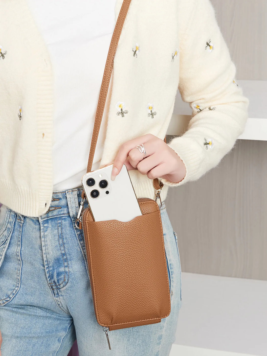 Women’s Minimalist PU Crossbody Phone Bag | حقيبة هاتف نسائية كروس بودي بتصميم بسيط