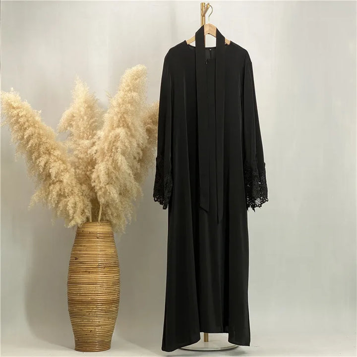 Lace Abaya – Elegant Dubai Style with Premium Details