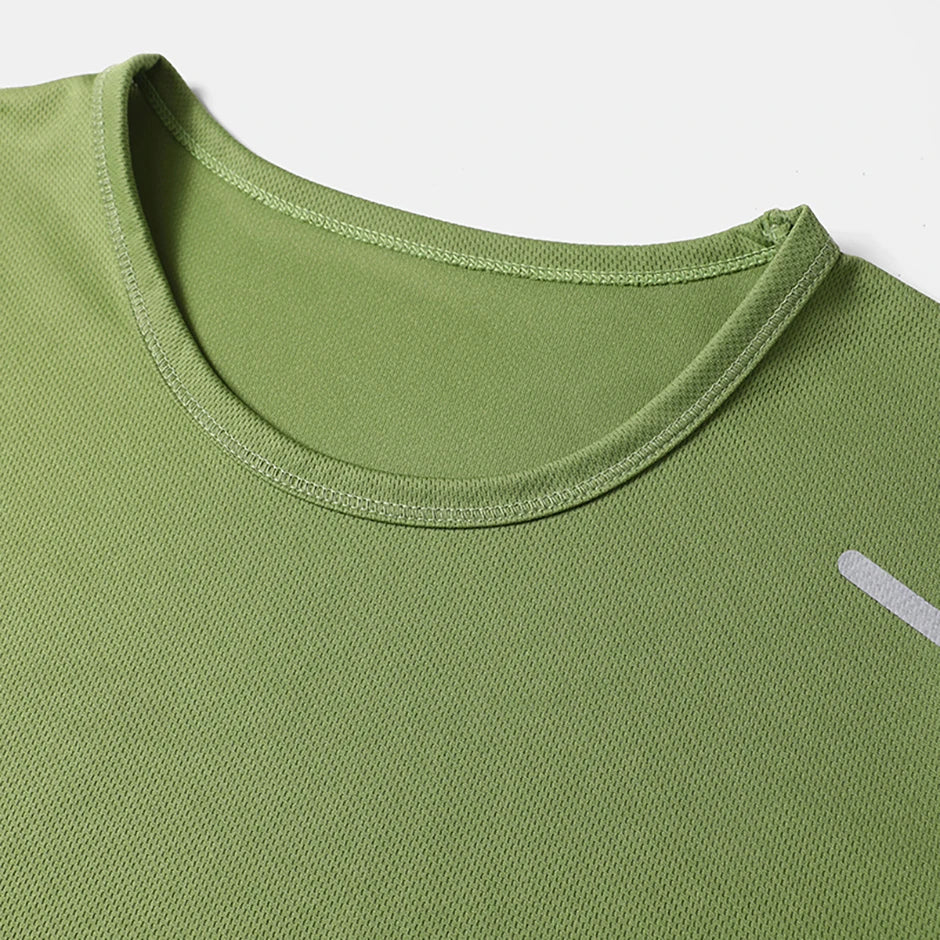 Men’s Quick-Dry Reflective Sports T-Shirt 1/4 Pack | تيشيرت رياضي رجالي سريع الجفاف فردي أو ٤ قطع