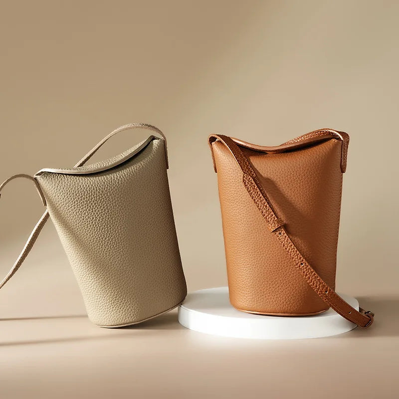 Women’s Top-Grain Leather Phone Crossbody Bag | حقيبة هاتف نسائية من الجلد الطبيعي الفاخر