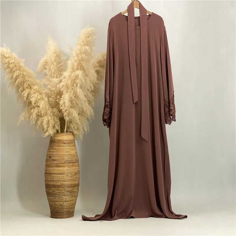 Lace Abaya – Elegant Dubai Style with Premium Details