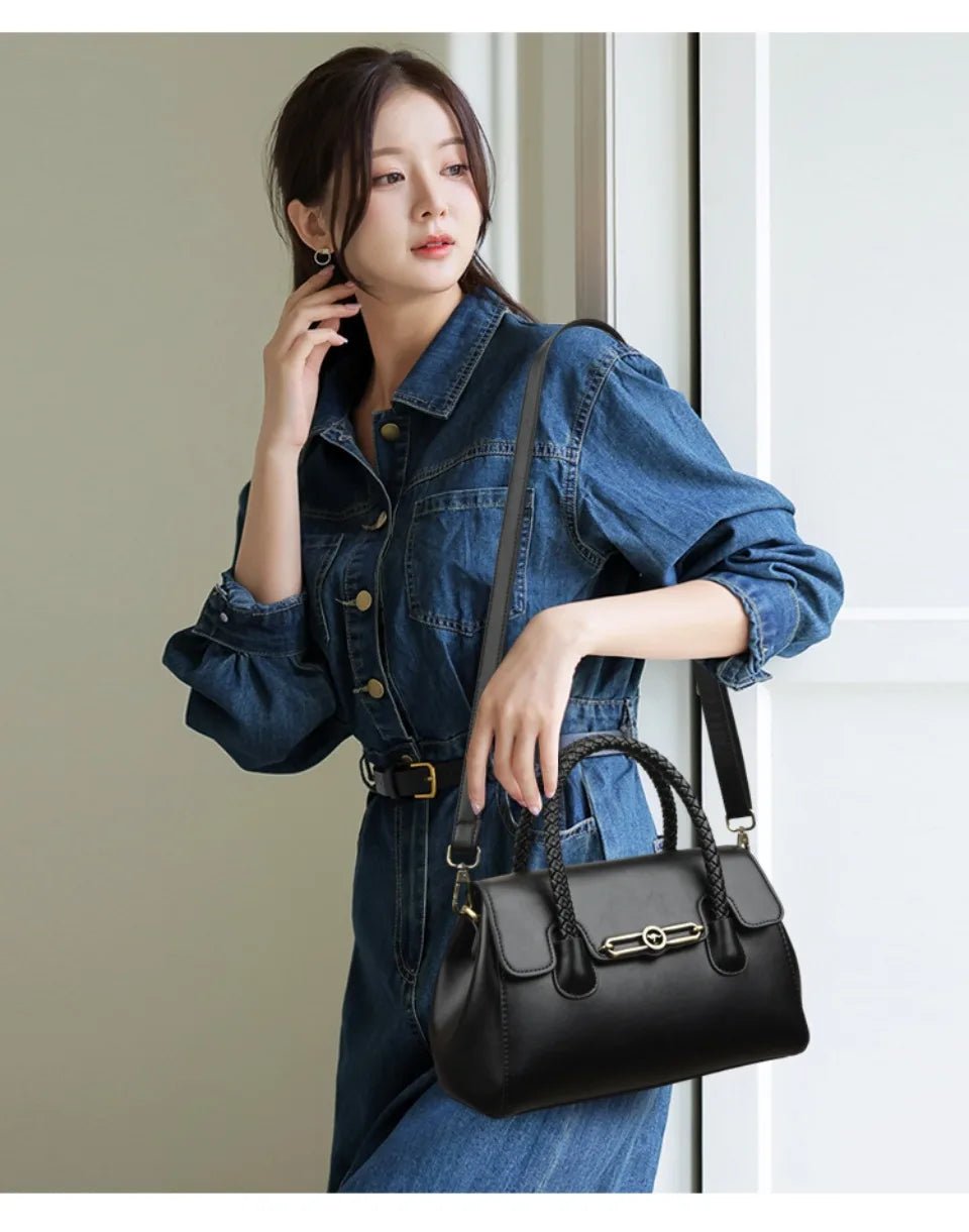 Women’s Woven-Handle Leather Handbag | حقيبة جلد نسائية بمقبض منسوج