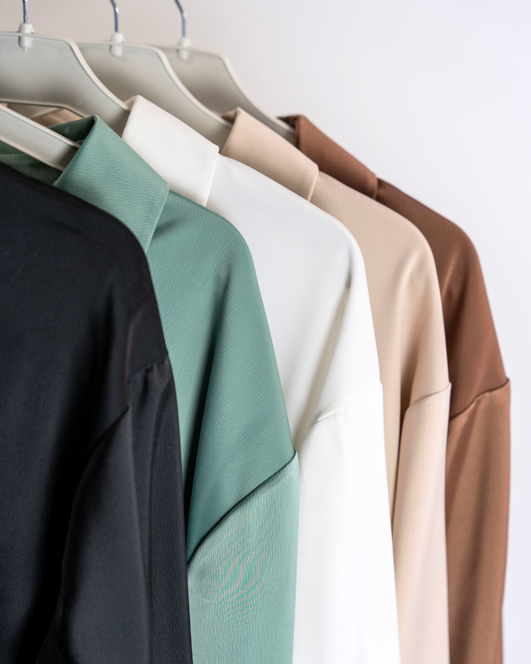 GRACEFUL SATIN - BLOUSE - COFFEE