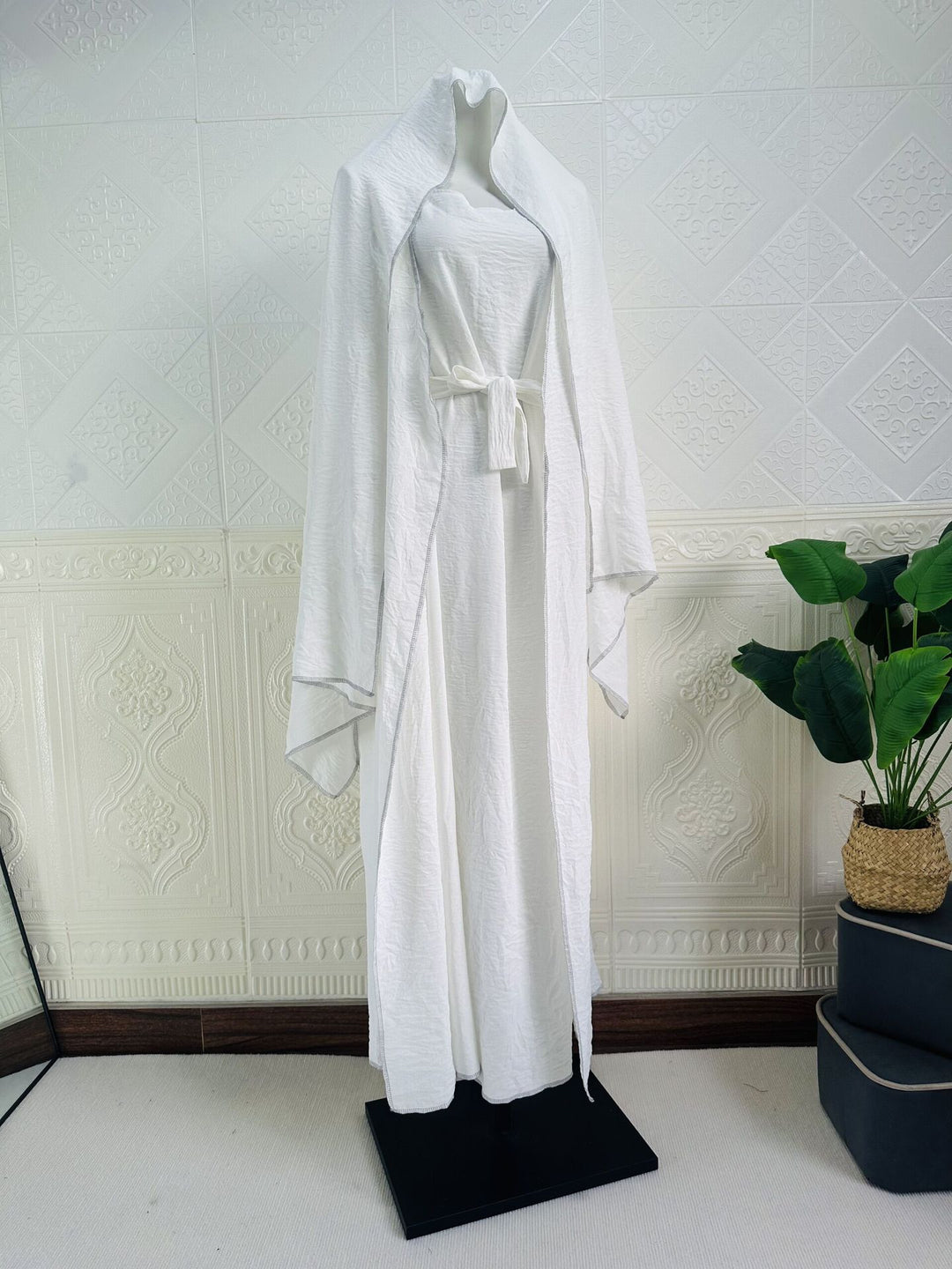 The Majestic Contrast Abaya Set